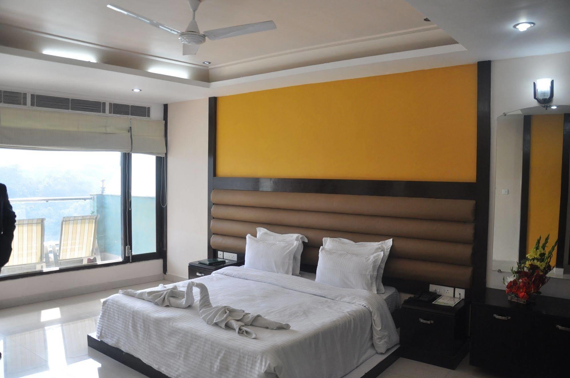 Ganga Beach Resort Rishīkesh Esterno foto